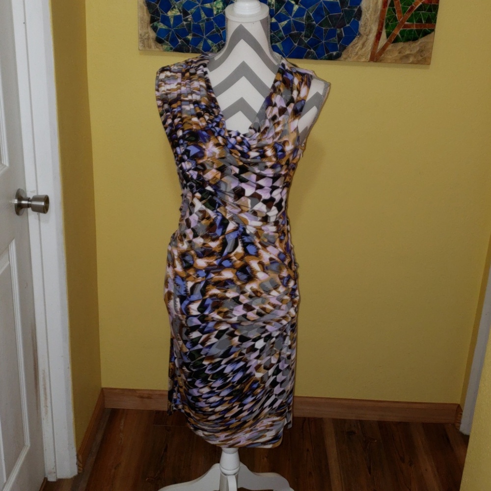 Gorgeous dress.